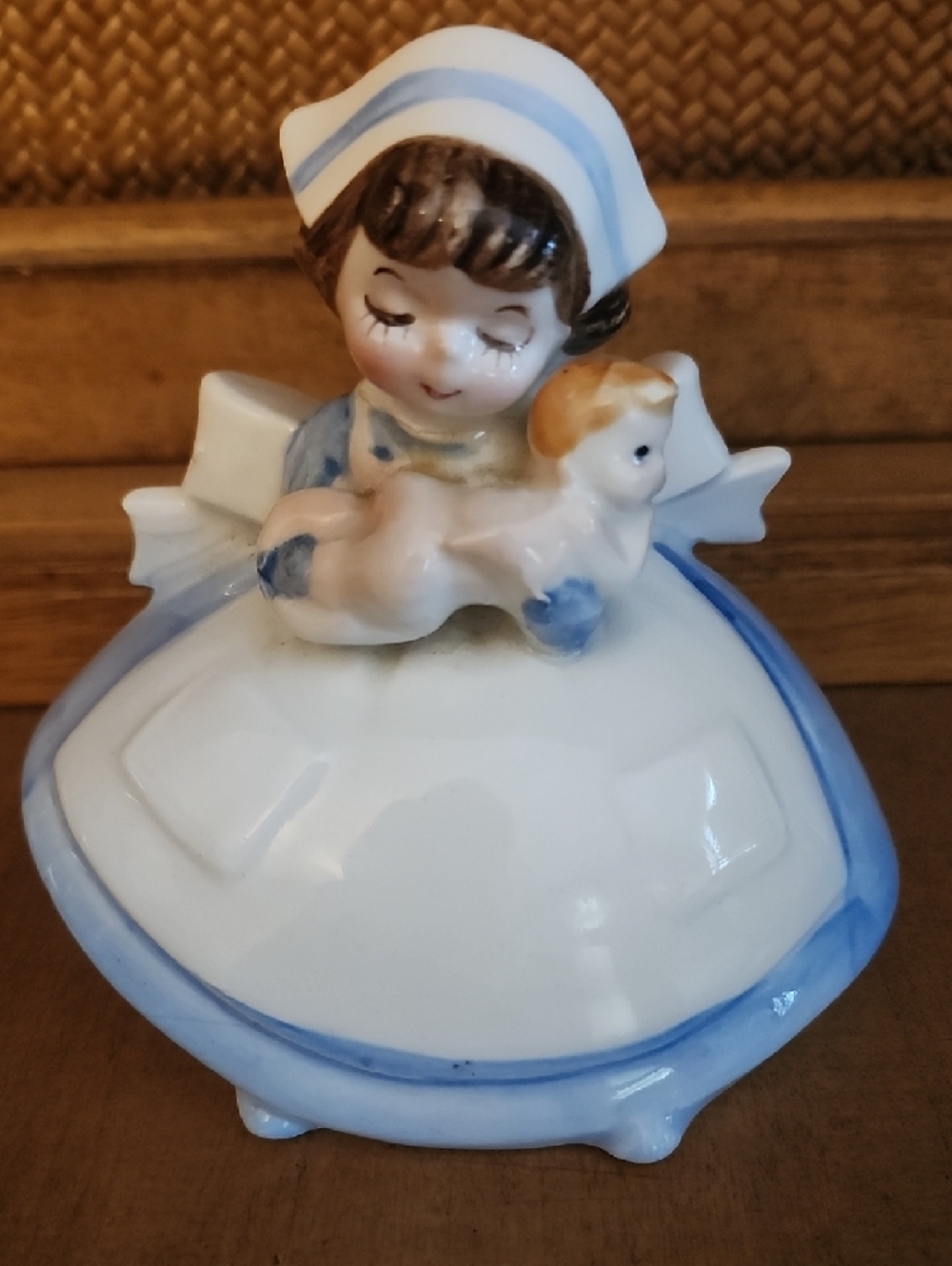 Vintage Lefton Nurse Holding Baby Figurine #4706 | Red Foil Tag Japan - Picture 5 of 5